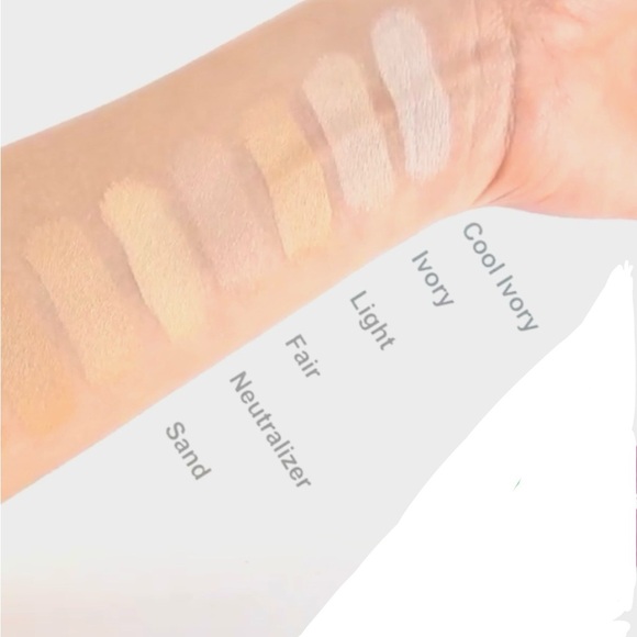 120 Light Maybelline instant age rewind Eraser Dark Circles Treatment Co… - Picture 2 of 3